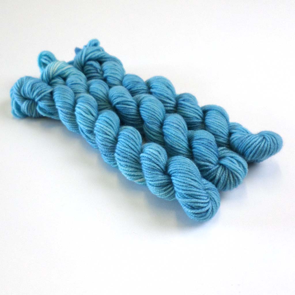 Coorie Coorie is a smooth, round yarn with excellent stitch