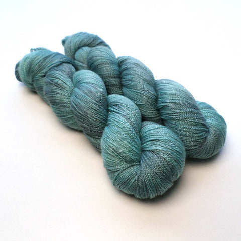 Lustrous Lace - Thames Lock