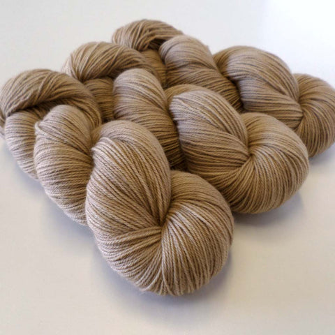 Voluptuous DK - Tea Biscuit