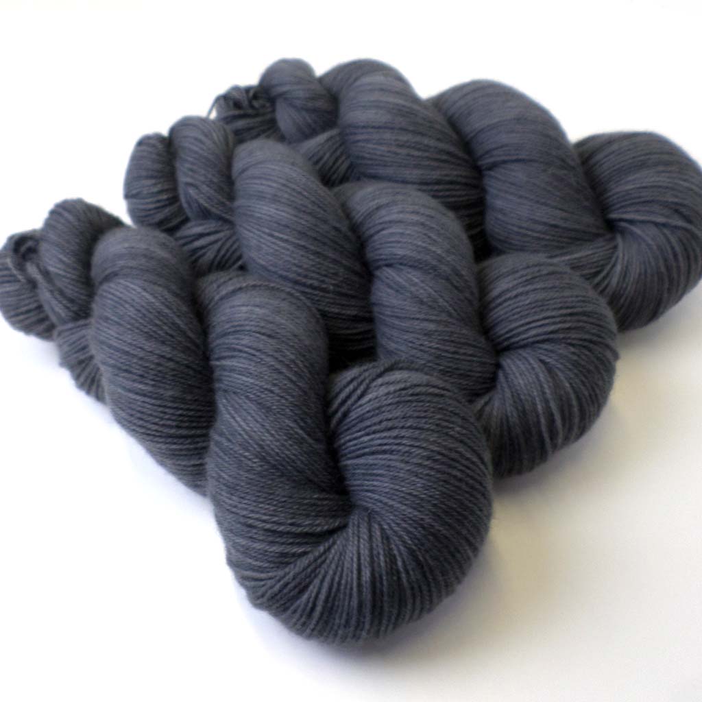 Voluptuous β Skein Queen